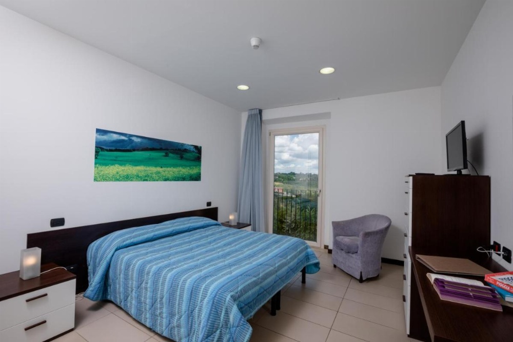 Room image 4